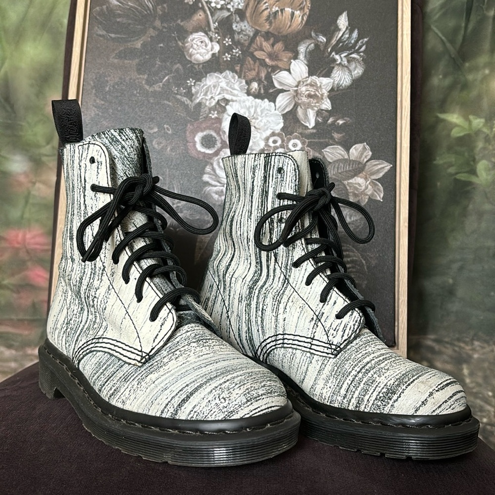 Dr. Martens  8-Eye Pascal Boots Paint Print Boots Size 6